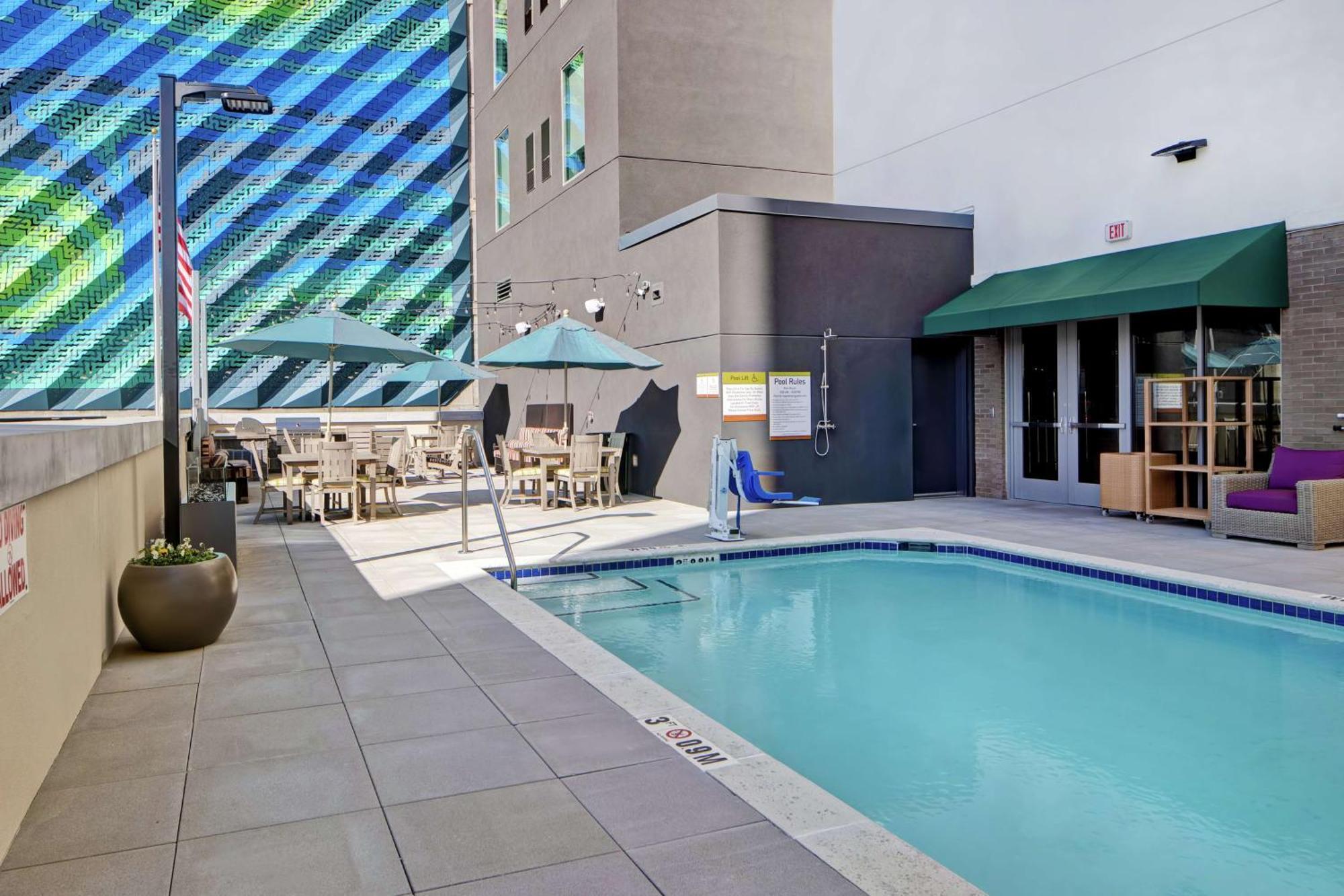 Home2 Suites By Hilton Charlotte Uptown מראה חיצוני תמונה